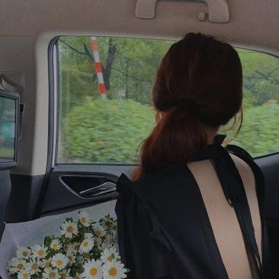 新生代小生深夜密会神秘女子，粉丝集体脱粉，三天三夜引热议